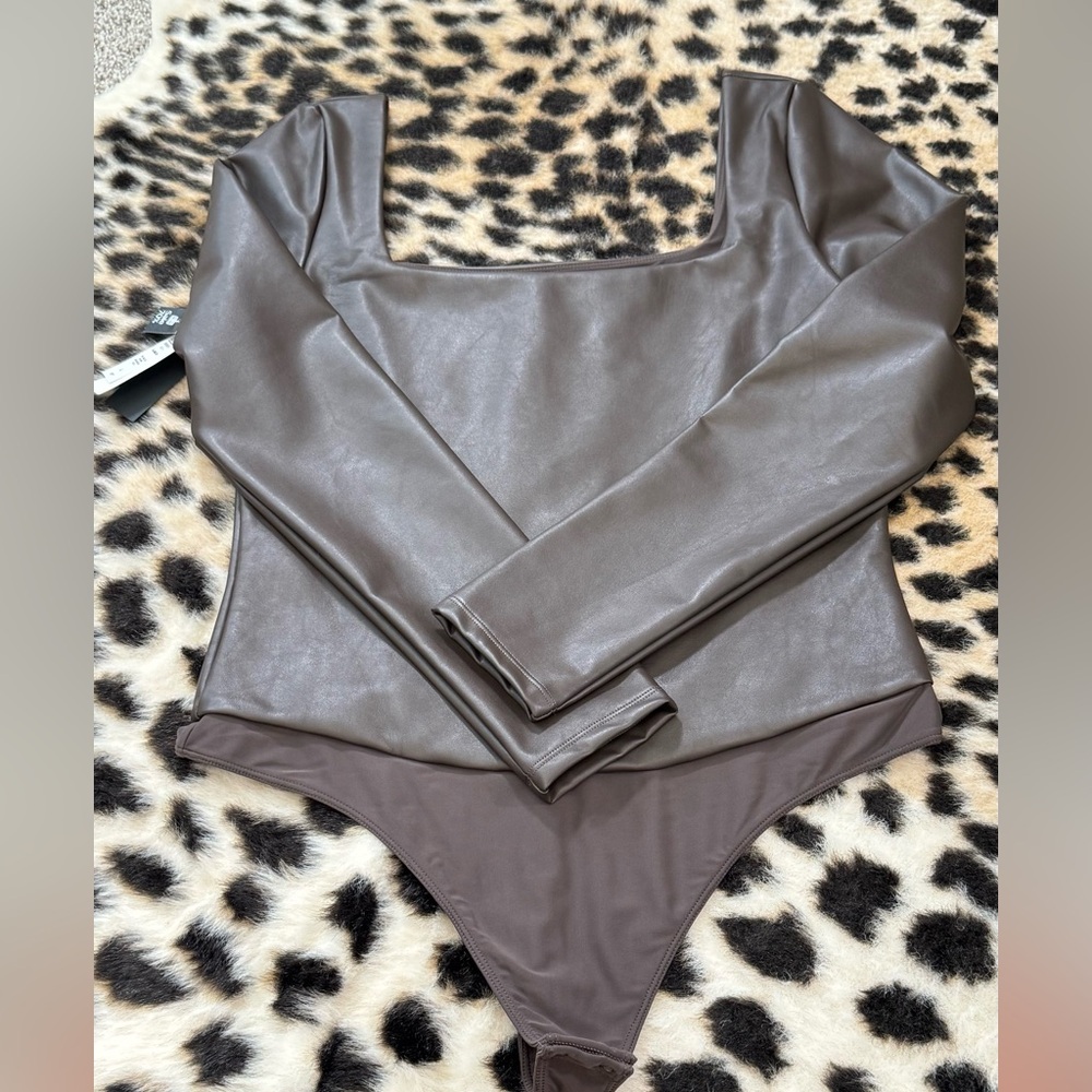 Aritzia Brown Long Sleeve Bodysuit NWT